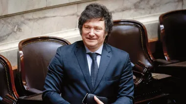 La ley que limita los DNU se traba en el Senado y Milei gana tiempo