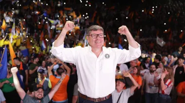 ¿Daniel Mujica puede romper con el dominio del Partido Colorado en Paraguay?