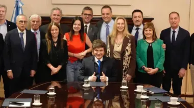 Milei reunió a su Gabinete y reactivó la mesa política