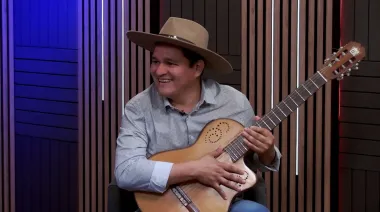 Erick Claros: el cantautor boliviano que conquistó los escenarios argentinos