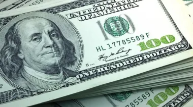 El dólar, a más de $100 del techo de la banda