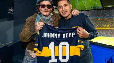 Cómo fue el encuentro entre Johnny Depp y Riquelme en la Bombonera