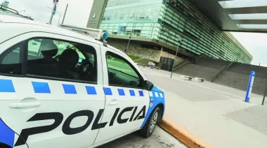 Le dieron un vaso de fernet mezclado con droga y la violaron: dos detenidos y un prófugo