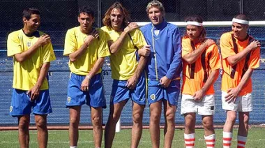 El día que Palermo, Schiavi y los jugadores de Boca le tiraron pelotazos a los Jackass