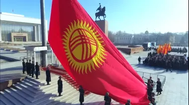 Kirguistán en alerta: el futuro de su democracia en juego