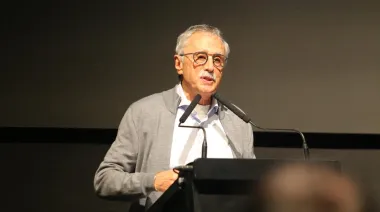 ¿Evento antivacunas COVID-19? Médicos le pidieron a Lugones su suspensión