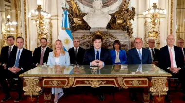 Milei habilita a sus funcionarios a volver al exterior para las vacaciones