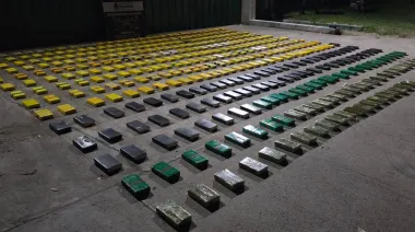 Un operativo en la oscuridad del monte: Gendarmería decomisó 431 kilos de cocaína en Aguas Blancas