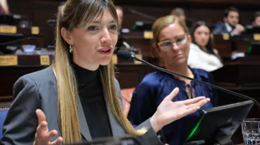 Proponen cobrar una “tasa al metano” por los gases de las vacas y el campo estalla contra el proyecto