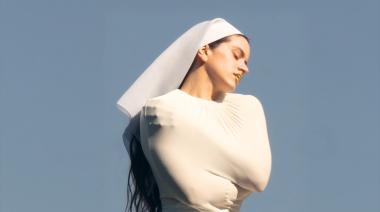 Rosalía logra que El Vaticano elogie su nuevo disco