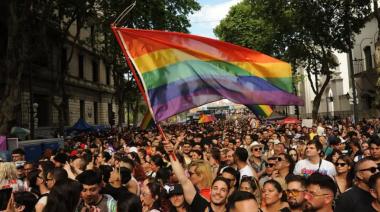 LGBTIQ+: el fuerte mensaje de la multitudinaria Marcha del Orgullo en el Congreso Nacional
