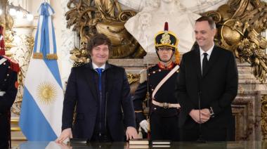Milei tomó juramento a Manuel Adorni como nuevo jefe de Gabinete