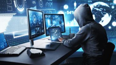 Instaló una cámara espía en el baño de un departamento que alquilaba a estudiantes: terminó preso