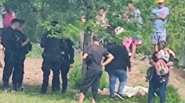 Femicidio en Villa Gobernador Gálvez: le reclamó dinero al padre de sus hijos y terminó muerta de un disparo