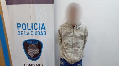 Cayó en Villa Luro un prófugo acusado de asaltar a estudiantes: lo identificaron por un tatuaje