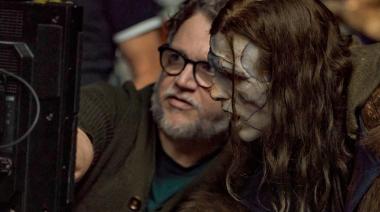 Guillermo del Toro confirmó que habrá copias físicas de Frankenstein con escenas eliminadas