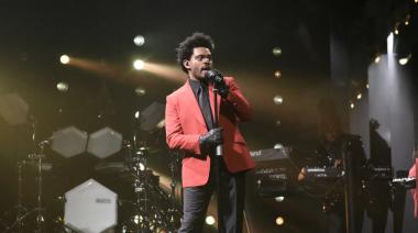 The Weeknd logra un récord superando a Michael Jackson y Justin Bieber