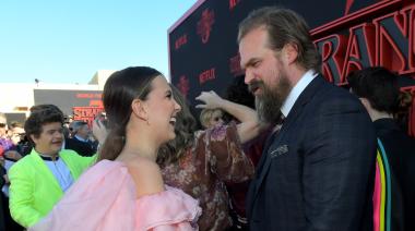 Todo lo que se sabe de la denuncia de Millie Bobby Brown a David Harbour
