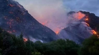 Incendio en Epuyén: el fuego habría sido iniciado por causas humanas