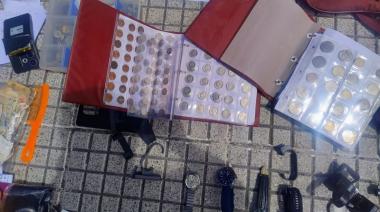 Saavedra: recuperan colección de relojes y monedas antiguas tras robo a coleccionista