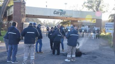 “Fumata blanca” en el conflicto aceitero: el salario básico será de $2,34 millones