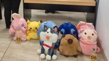 Peluches con cocaína: detienen a una pasajera en Tucumán tras el hallazgo de más de dos kilos de droga