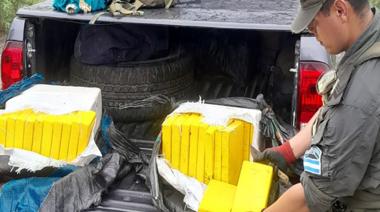 Hallan 155 kilos de cocaína en una Toyota Hilux: prisión preventiva y embargo millonario para dos acusados