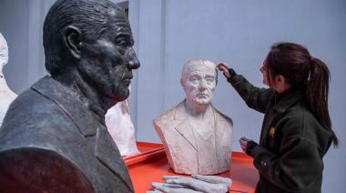 Inauguran la primera escultura en homenaje al Dr. René Favaloro