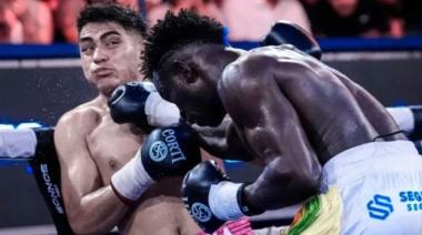 El impactante nocaut de Bamba Niang, el senegalés que pelea por Argentina