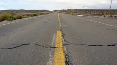 Milei y su motosierra: la dura decisión de Santa Cruz sobre las rutas nacionales