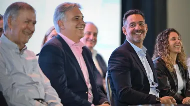 Llaryora pone un superministro y manda un negociador al Congreso: ¿qué busca?