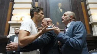 Escandaloso: la maniobra fallida de Passaglia contra Kicillof en plena sesión