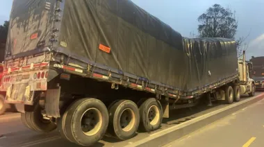 Caos en Bogotá: la tractomula con ANFO que se partió en dos y desnudó un problema mayor