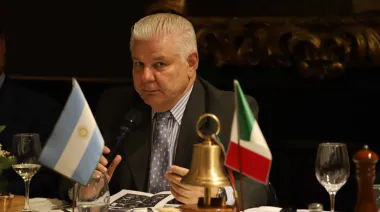 "Sin discusión": la insólita crítica de un senador libertario contra ChatGPT