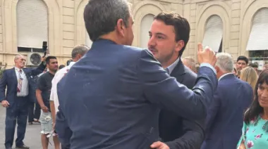 El abrazo de Massa y Romo: baldazo de agua fría para muchos libertarios