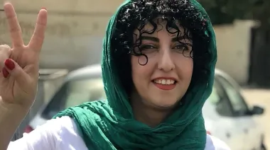 Nobel de la Paz detenida en Irán: por qué Narges Mohammadi volvió a prisión