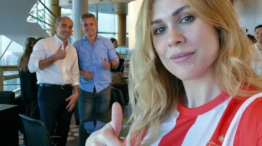 Lemoine ya es de Estudiantes y posó con los Menem a horas de la final