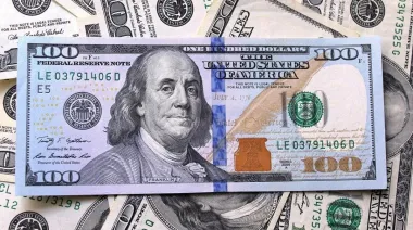 Dólar hoy: el techo de la banda abre la semana en $1.518,52