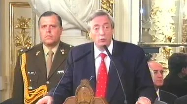 La decisión de Néstor Kirchner con el FMI que hoy une a La Cámpora y Larroque