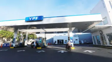 YPF promete una baja en la nafta: alivio mínimo y desparejo en todo el país