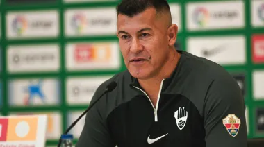 Tras la salida de Holan, Rosario Central anunció a Jorge Almirón como nuevo técnico