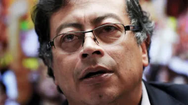 Gustavo Petro bajo fuego: por qué dialoga con Calarcá y cierra la puerta a Mordisco