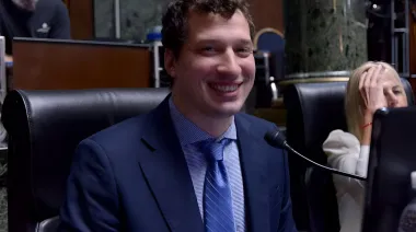 "Diputada": el insólito error en la medalla de Yamil Santoro en CABA