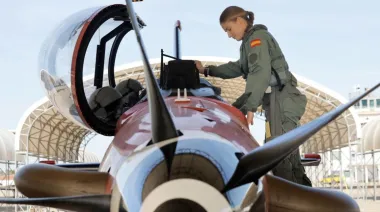 La princesa Leonor completó su primer vuelo en solitario como piloto militar