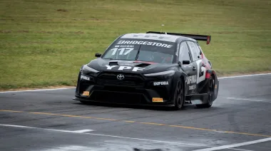 Matías Rossi salió campeón del TC2000 y Ponce de León se quedó con la carrera