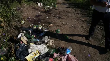 Feroz tiroteo y triple crimen en Rosario: un cuarto herido pelea por su vida