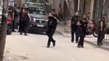 Lugano: pasan a disponibilidad a un policía por los incidentes que terminaron con un muerto