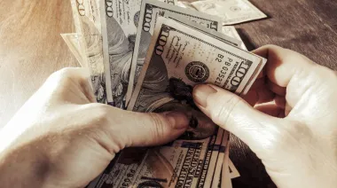 Fiebre por el dólar en la City: se duplicó el volumen de operaciones