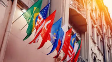 Diplomáticos: la Justicia anuló el descuento por Ganancias