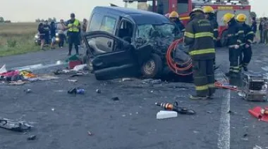 Tragedia en la ruta 3: dos muertos y una menor gravemente herida en un choque frontal
